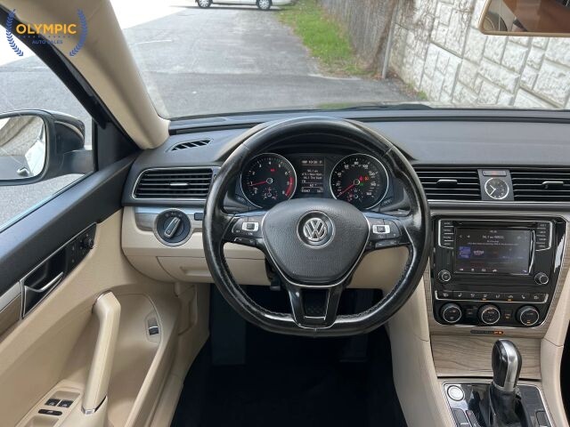 2017 Volkswagen Passat in Decatur, GA 30032 - 18029124 23