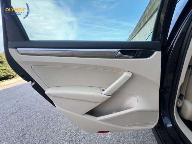 2017 Volkswagen Passat in Decatur, GA 30032 - 18029124 48