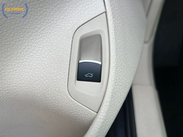 2017 Volkswagen Passat in Decatur, GA 30032 - 18029124 40