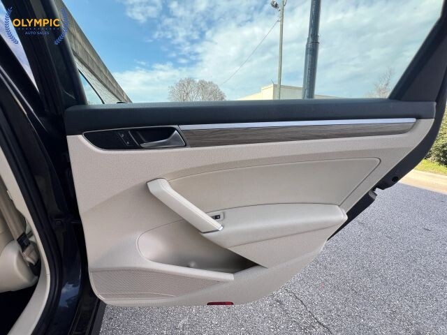 2017 Volkswagen Passat in Decatur, GA 30032 - 18029124 49