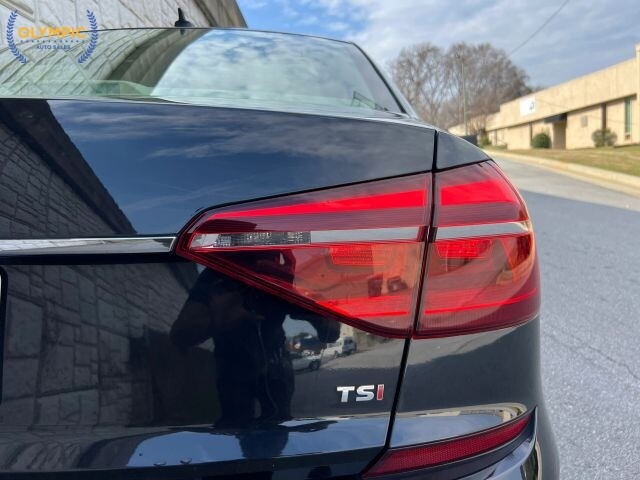 2017 Volkswagen Passat in Decatur, GA 30032 - 18029124 18