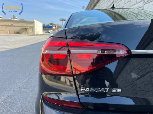 2017 Volkswagen Passat in Decatur, GA 30032 - 18029124 17