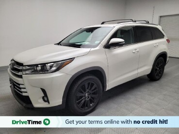 2019 Toyota Highlander in Downey, CA 90241