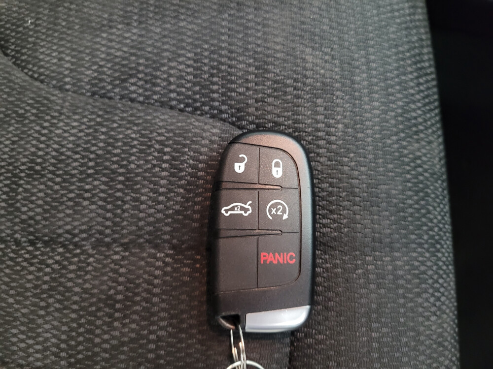 2016 Chrysler 200 in Midlothian, IL 60445 - 18029529 32