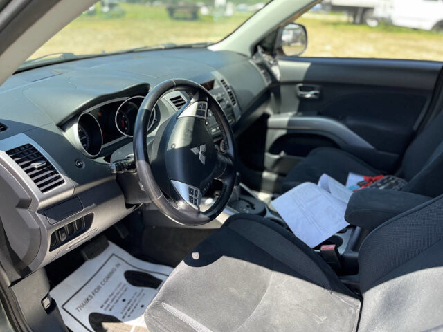 2008 Mitsubishi Outlander in Hickory, NC 28602-5144 - 18029602 10