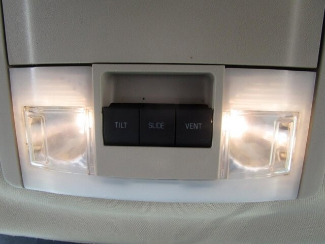 2016 Lincoln Navigator in Tampa, FL 33604-6914 - 18029770 16