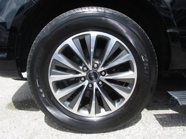 2016 Lincoln Navigator in Tampa, FL 33604-6914 - 18029770 23
