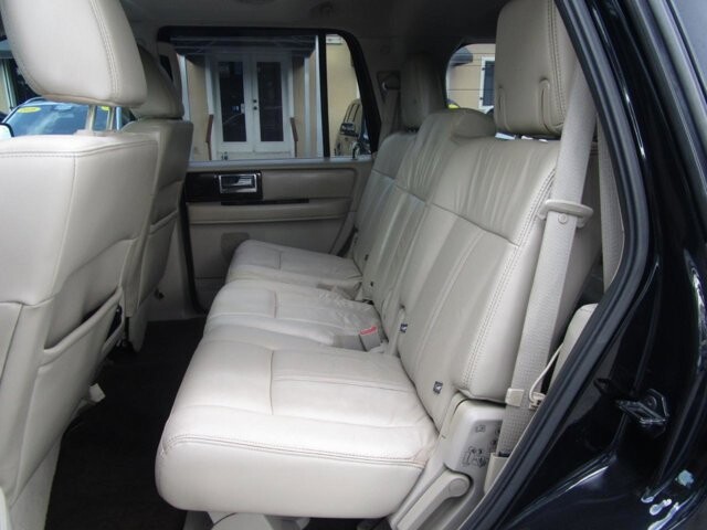2016 Lincoln Navigator in Tampa, FL 33604-6914 - 18029770 11
