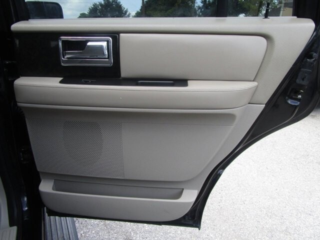 2016 Lincoln Navigator in Tampa, FL 33604-6914 - 18029770 21