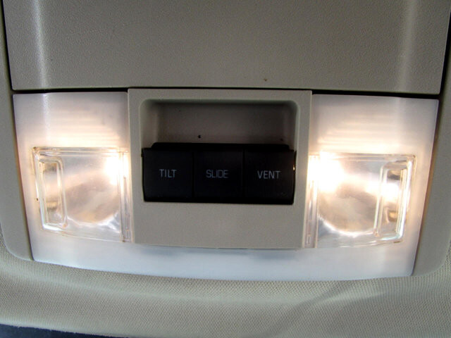 2016 Lincoln Navigator in Tampa, FL 33604-6914 - 18029770 16