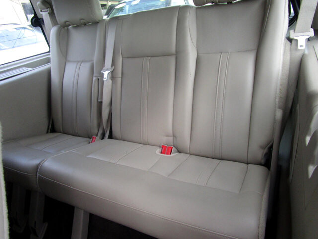 2016 Lincoln Navigator in Tampa, FL 33604-6914 - 18029770 12