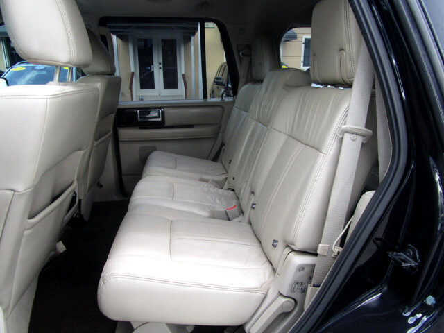 2016 Lincoln Navigator in Tampa, FL 33604-6914 - 18029770 11