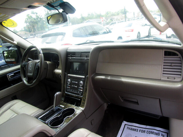 2016 Lincoln Navigator in Tampa, FL 33604-6914 - 18029770 13