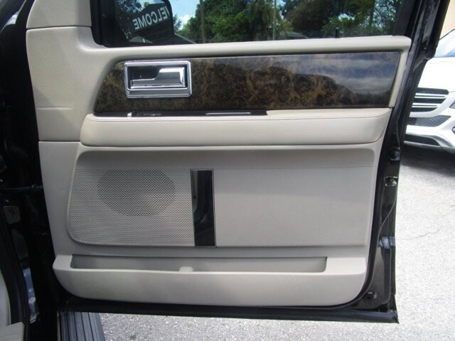 2016 Lincoln Navigator in Tampa, FL 33604-6914 - 18029770 19