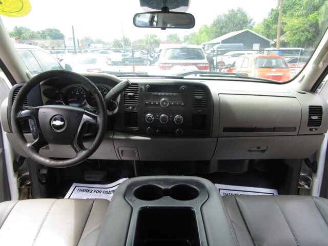 2013 Chevrolet Silverado 2500 in Tampa, FL 33604-6914 - 18029773 3