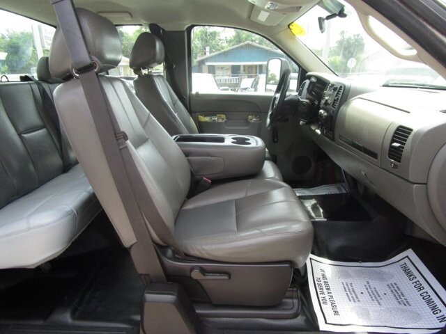 2013 Chevrolet Silverado 2500 in Tampa, FL 33604-6914 - 18029773 6