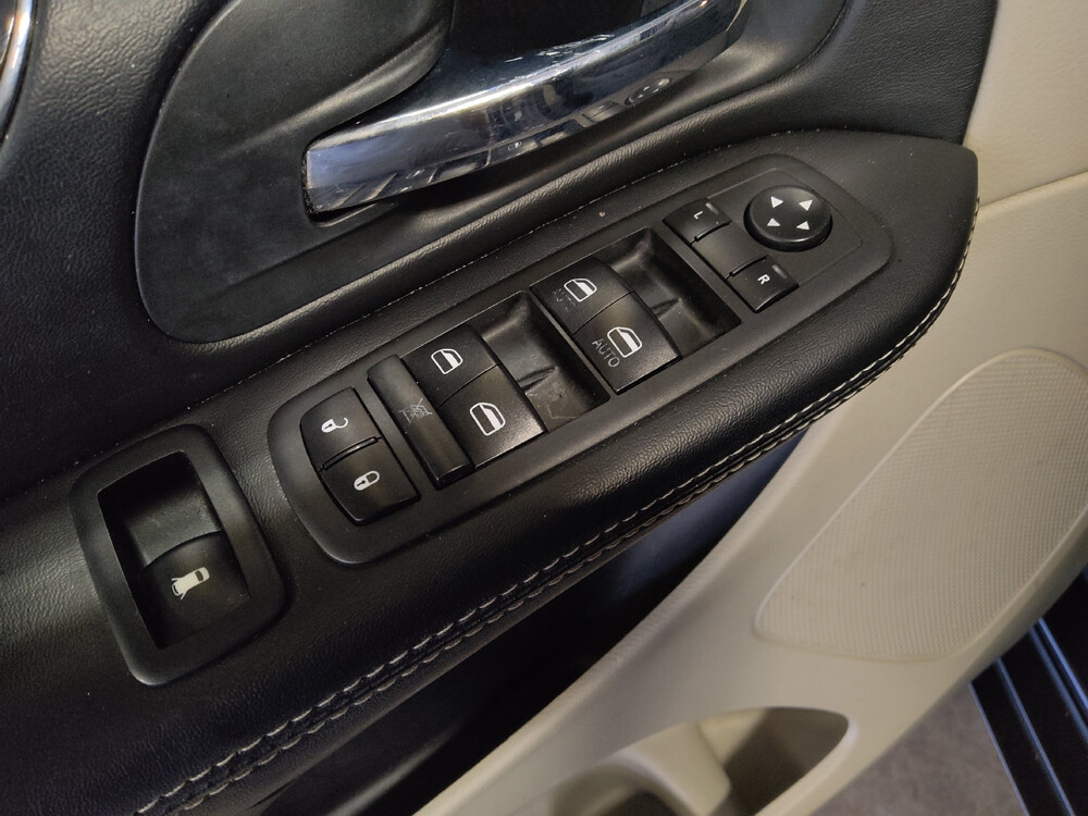 2017 Dodge Grand Caravan in Miami, FL 33157 - 18030090 27