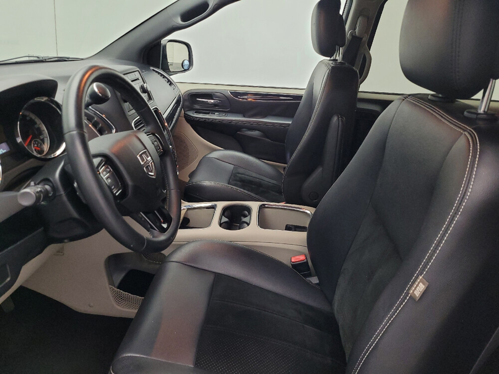 2017 Dodge Grand Caravan in Miami, FL 33157 - 18030090 17