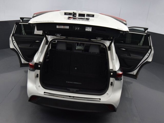 2022 Toyota Highlander in Winchester, VA 22602 - 18030311 189