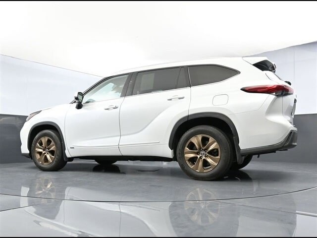 2022 Toyota Highlander in Winchester, VA 22602 - 18030311 65