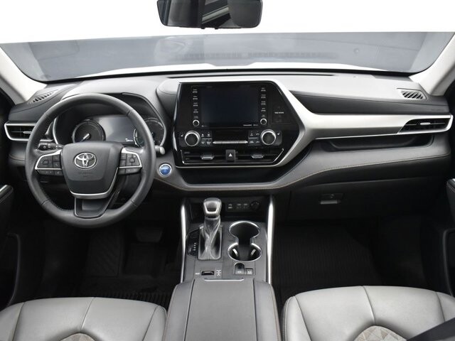 2022 Toyota Highlander in Winchester, VA 22602 - 18030311 134