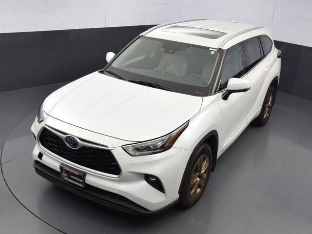 2022 Toyota Highlander in Winchester, VA 22602 - 18030311 144