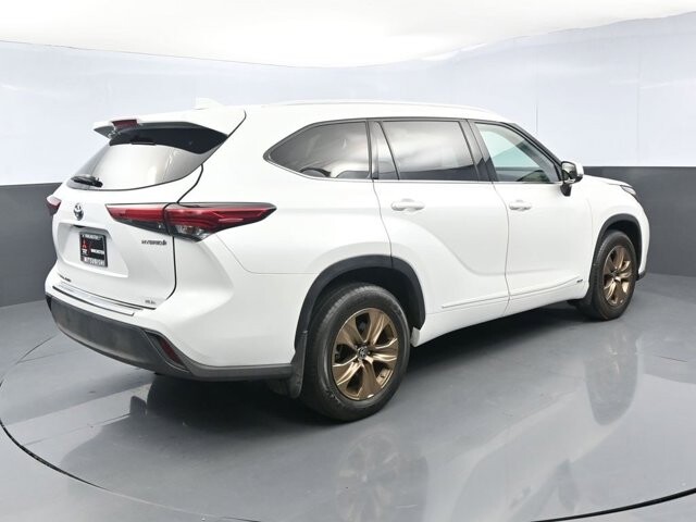 2022 Toyota Highlander in Winchester, VA 22602 - 18030311 122