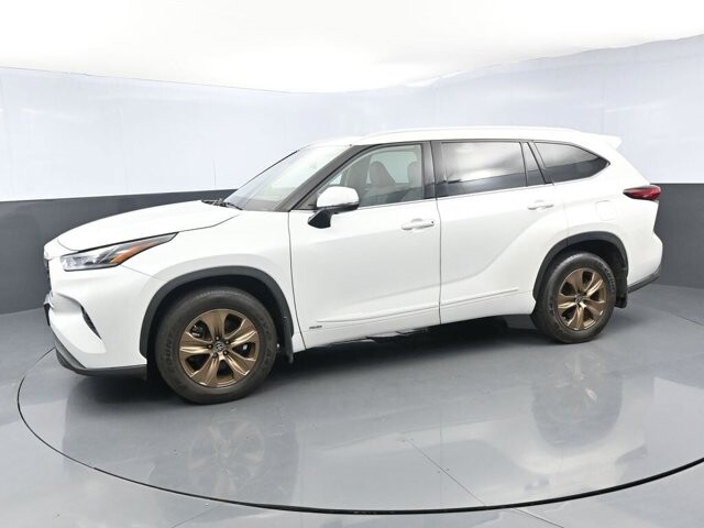 2022 Toyota Highlander in Winchester, VA 22602 - 18030311 156