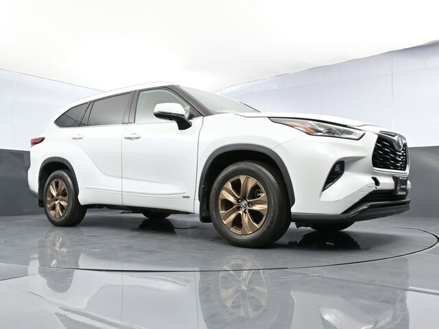 2022 Toyota Highlander in Winchester, VA 22602 - 18030311 139