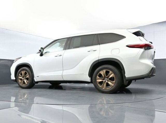 2022 Toyota Highlander in Winchester, VA 22602 - 18030311 141
