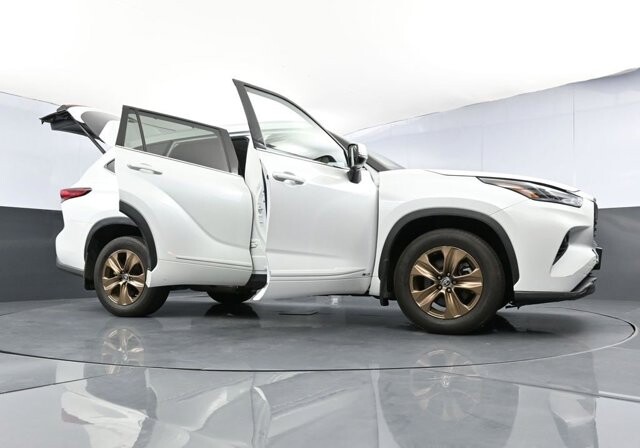 2022 Toyota Highlander in Winchester, VA 22602 - 18030311 149