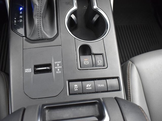 2022 Toyota Highlander in Winchester, VA 22602 - 18030311 165