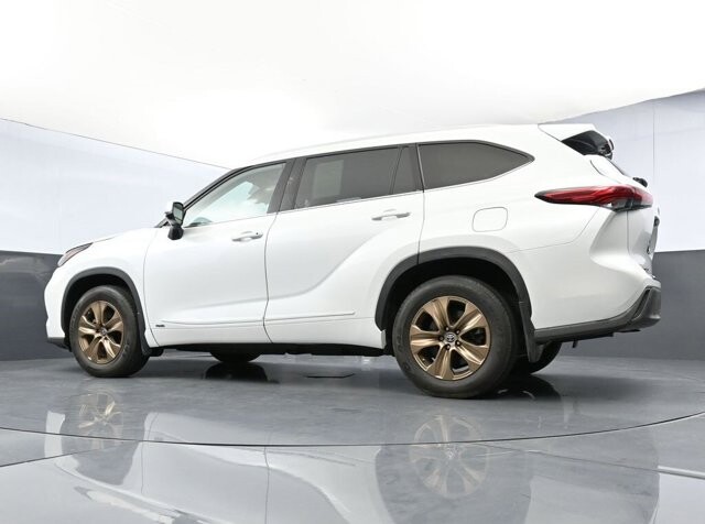 2022 Toyota Highlander in Winchester, VA 22602 - 18030311 178