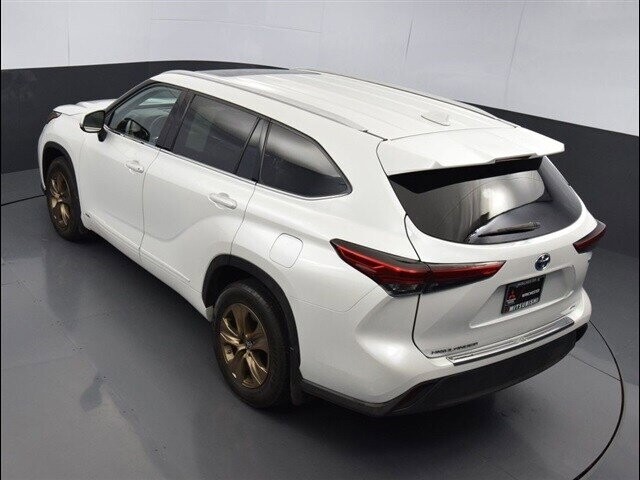 2022 Toyota Highlander in Winchester, VA 22602 - 18030311 107