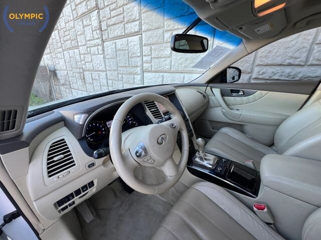 2015 INFINITI QX70 in Decatur, GA 30032 - 18031087 20