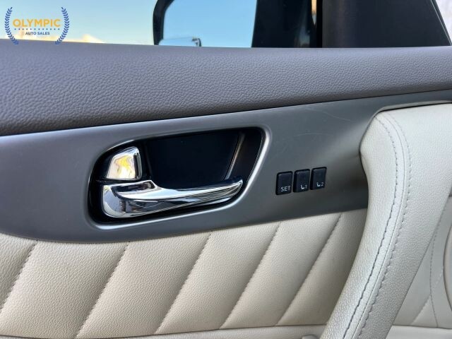 2015 INFINITI QX70 in Decatur, GA 30032 - 18031087 37