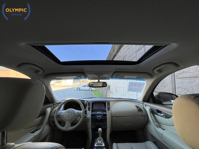 2015 INFINITI QX70 in Decatur, GA 30032 - 18031087 42