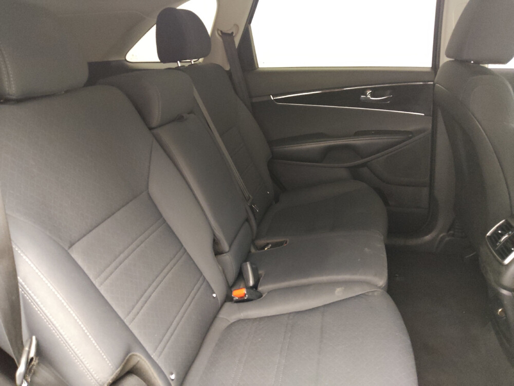 2019 Kia Sorento in Savannah, GA 31419 - 18031278 19