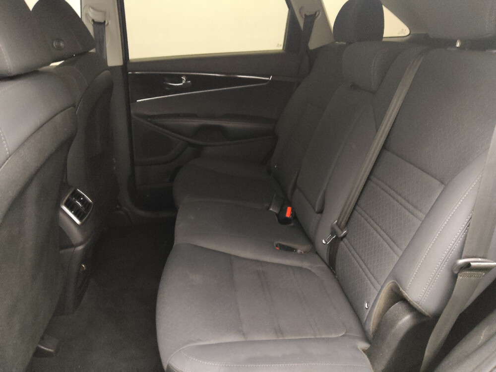 2019 Kia Sorento in Savannah, GA 31419 - 18031278 18