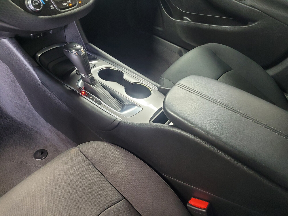 2017 Chevrolet Malibu in Jackson, MS 39211 - 18031873 26