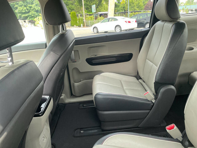 2015 Kia Sedona in Mount Vernon, WA 98273 - 18031940 5