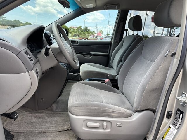 2005 Toyota Sienna in Hudson, FL 34669 - 18031955 10
