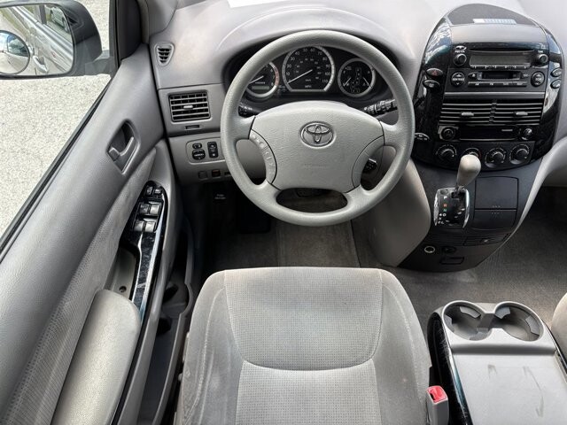 2005 Toyota Sienna in Hudson, FL 34669 - 18031955 14