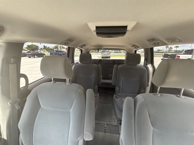 2005 Toyota Sienna in Hudson, FL 34669 - 18031955 17