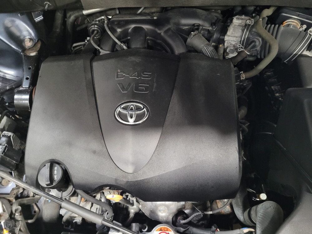 2018 Toyota Highlander in Glen Burnie, MD 21061 - 18031984 30