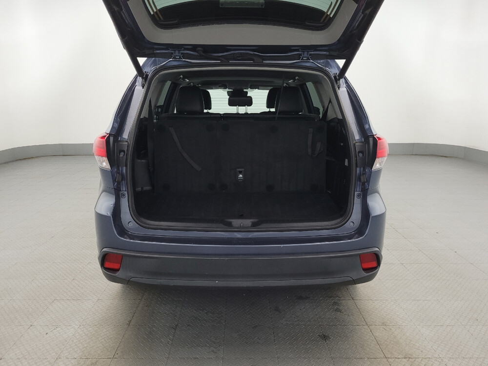 2018 Toyota Highlander in Glen Burnie, MD 21061 - 18031984 29