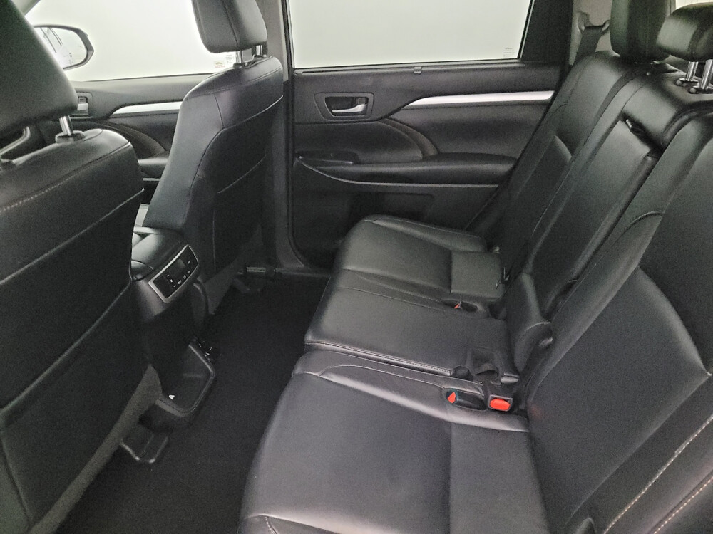 2018 Toyota Highlander in Glen Burnie, MD 21061 - 18031984 18