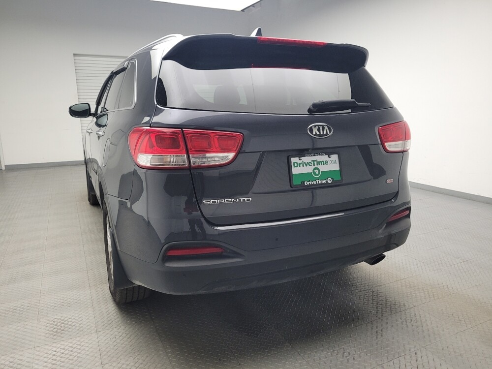 2016 Kia Sorento in Eastpointe, MI 48021 - 18032192 6