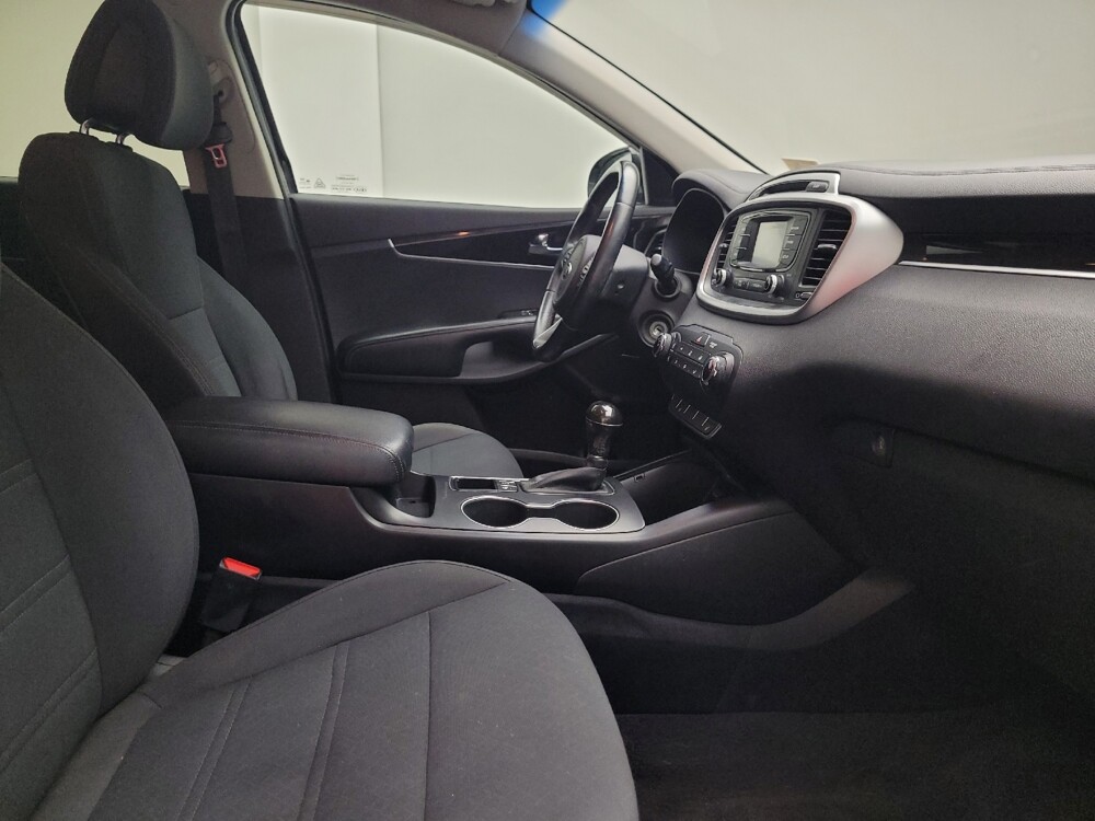2016 Kia Sorento in Eastpointe, MI 48021 - 18032192 21