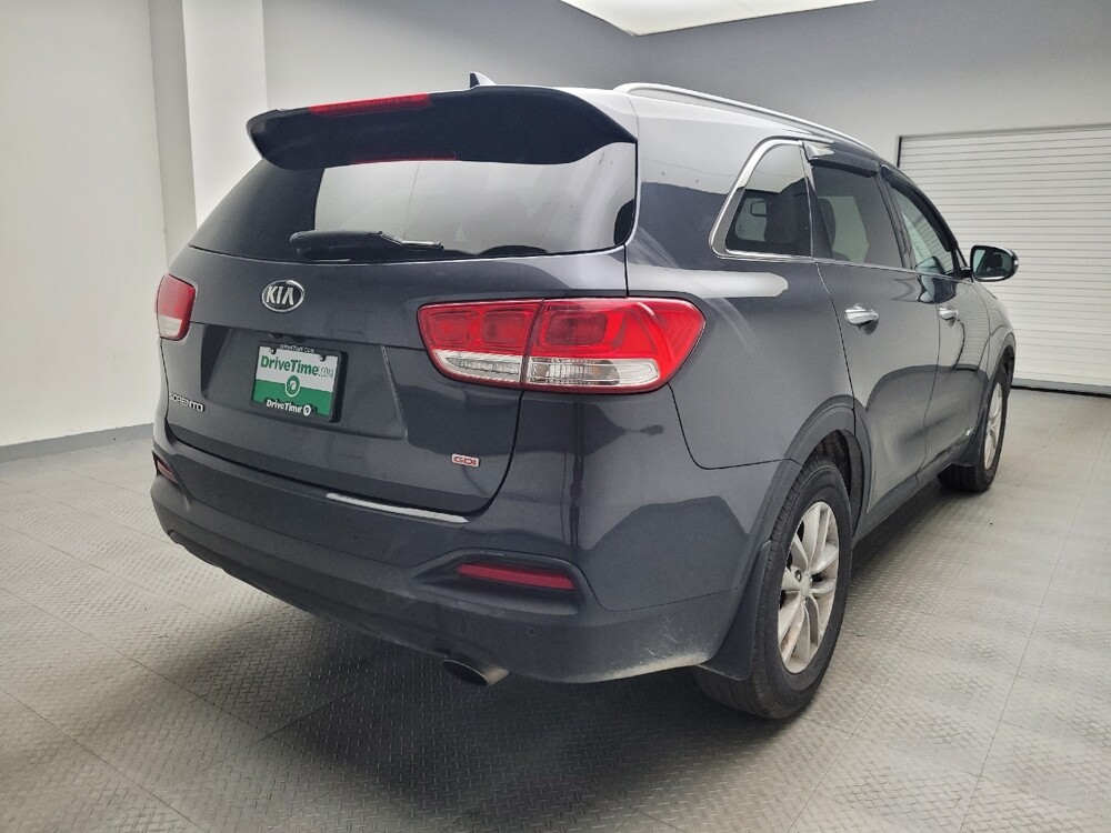 2016 Kia Sorento in Eastpointe, MI 48021 - 18032192 9